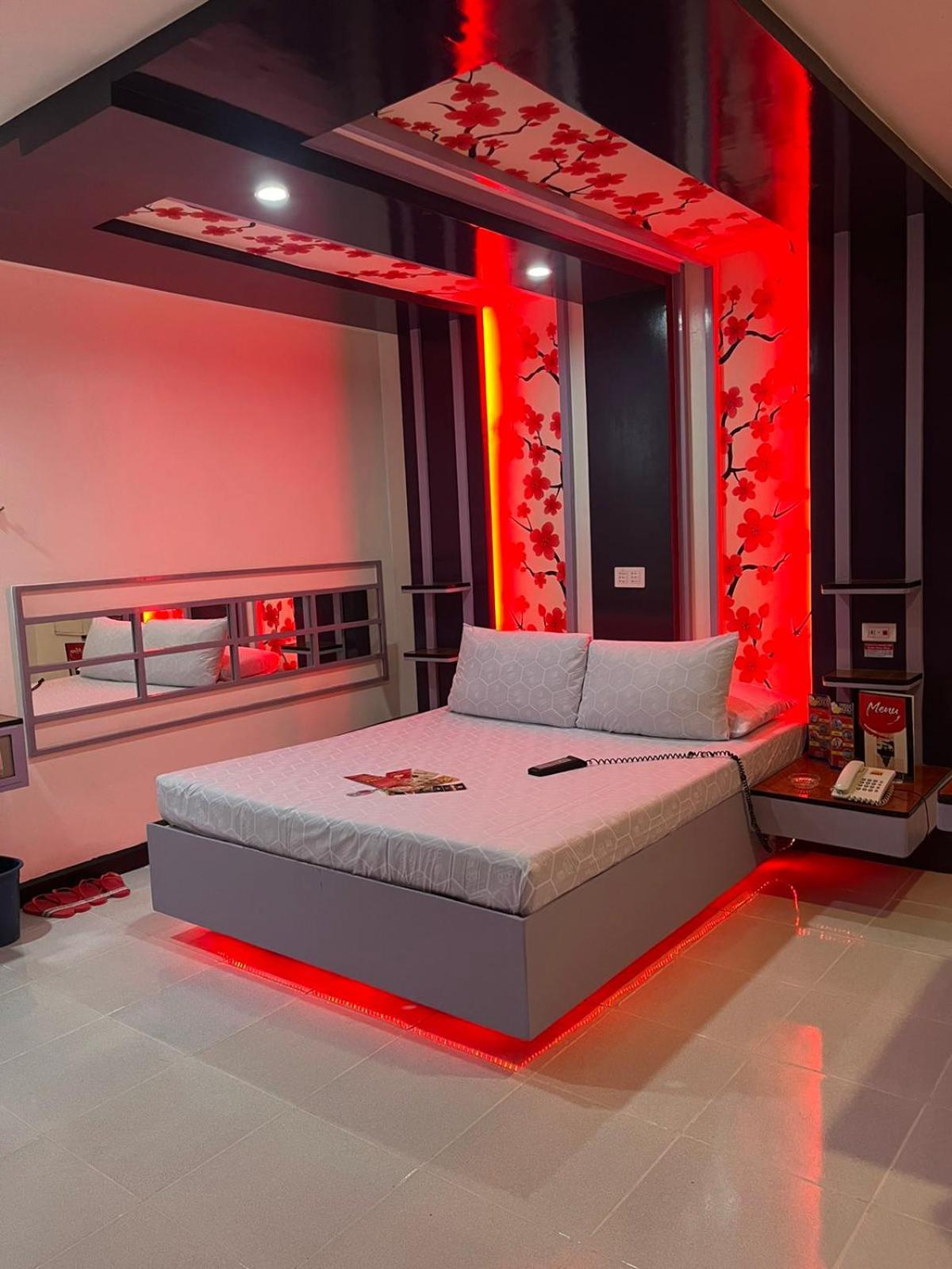 מנילה Hotel Sogo Quirino מראה חיצוני תמונה