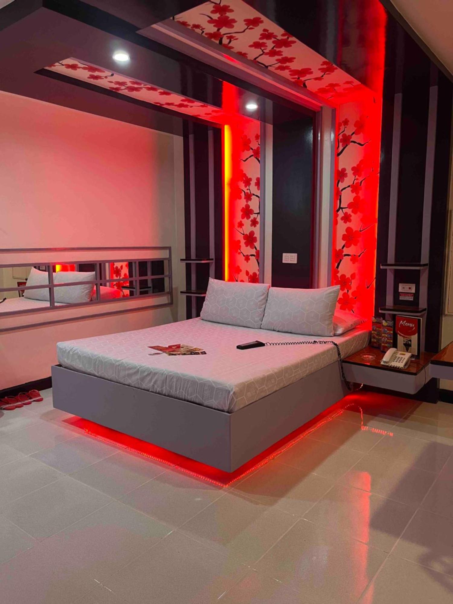 מנילה Hotel Sogo Quirino מראה חיצוני תמונה