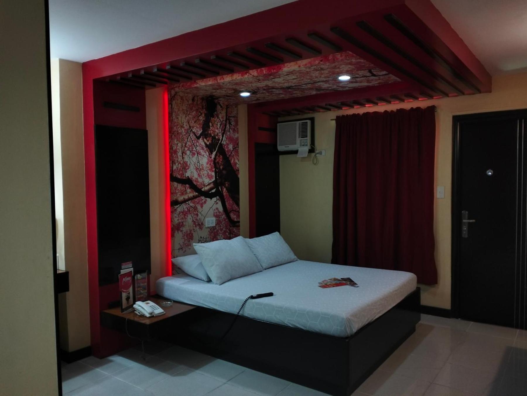 מנילה Hotel Sogo Quirino מראה חיצוני תמונה