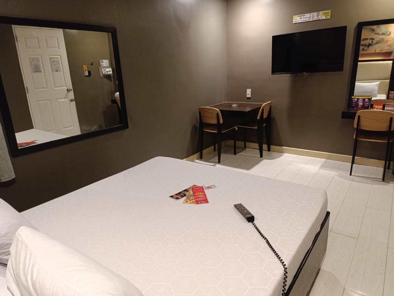 מנילה Hotel Sogo Quirino מראה חיצוני תמונה