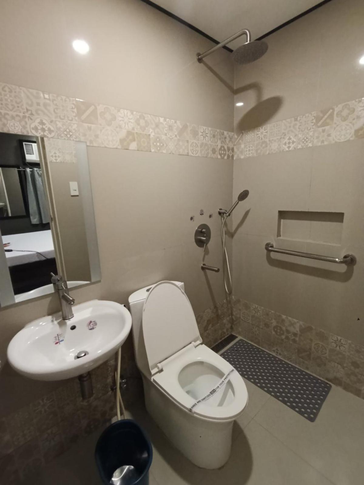 מנילה Hotel Sogo Quirino מראה חיצוני תמונה