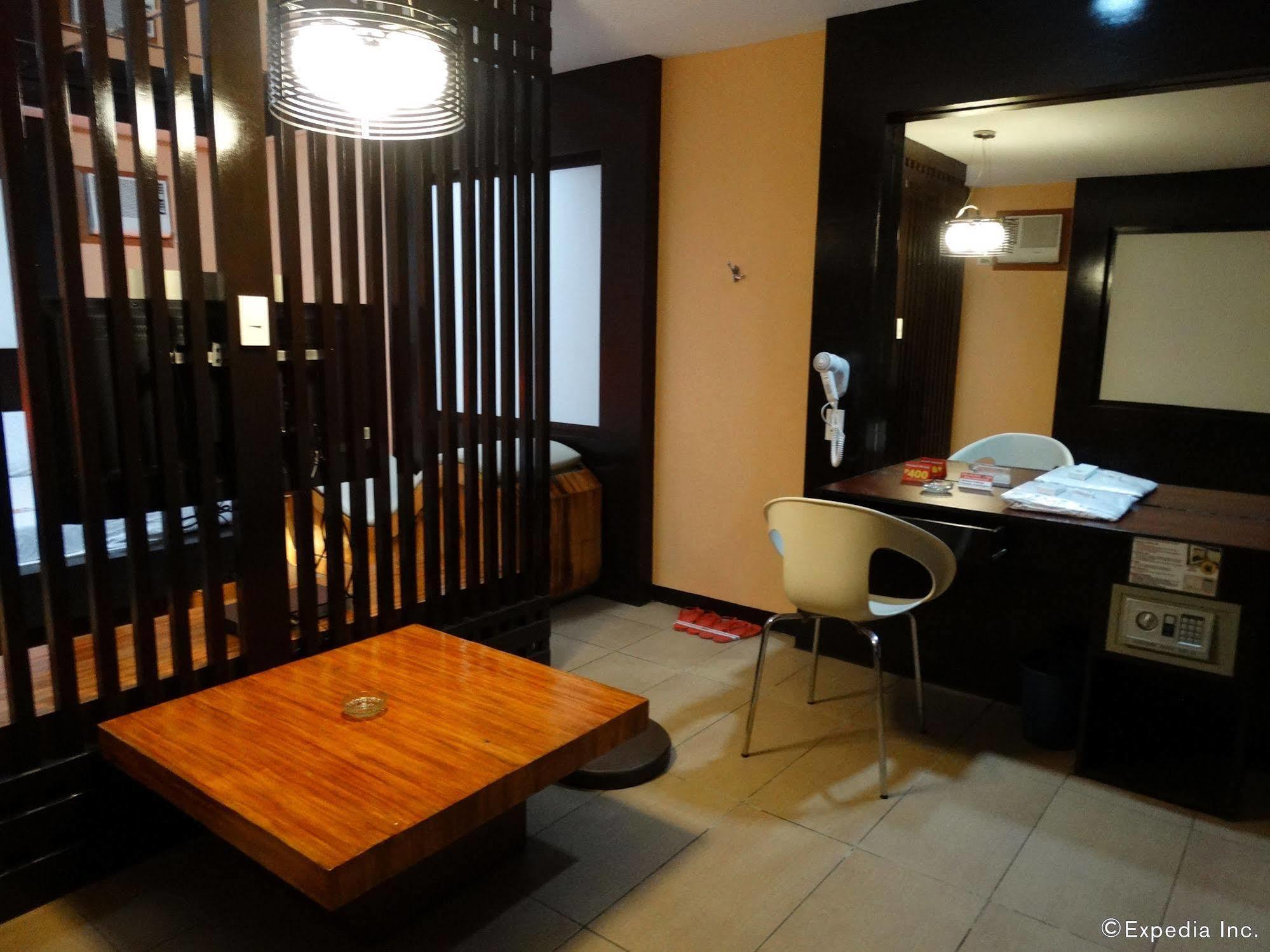 מנילה Hotel Sogo Quirino מראה חיצוני תמונה