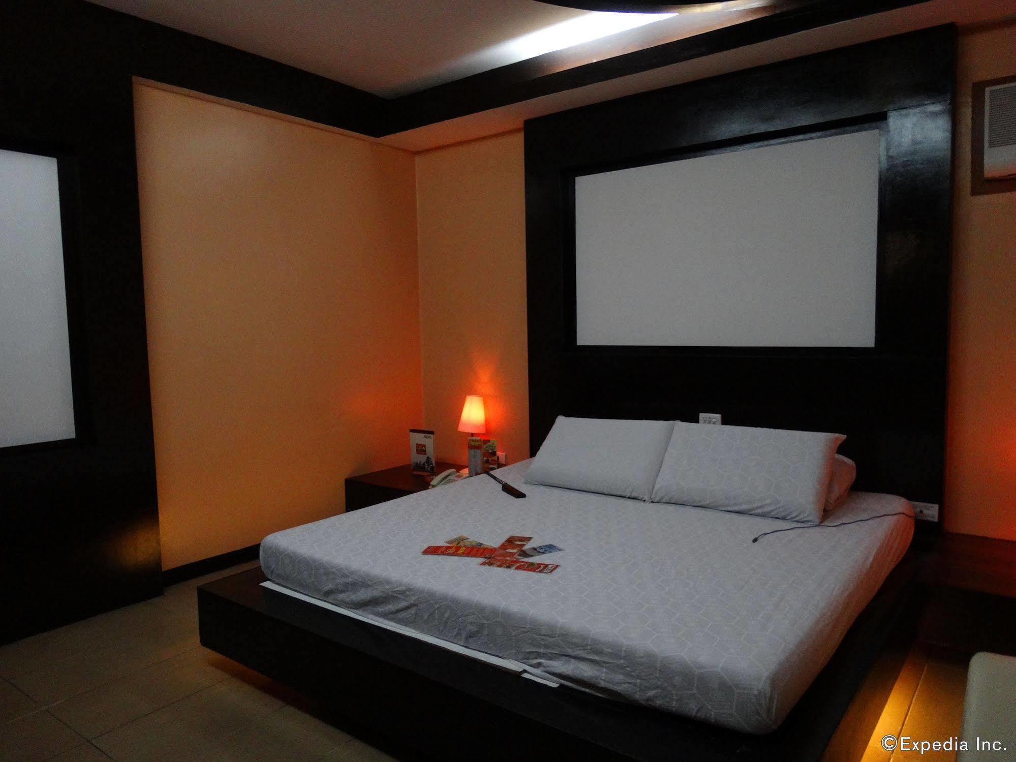 מנילה Hotel Sogo Quirino מראה חיצוני תמונה